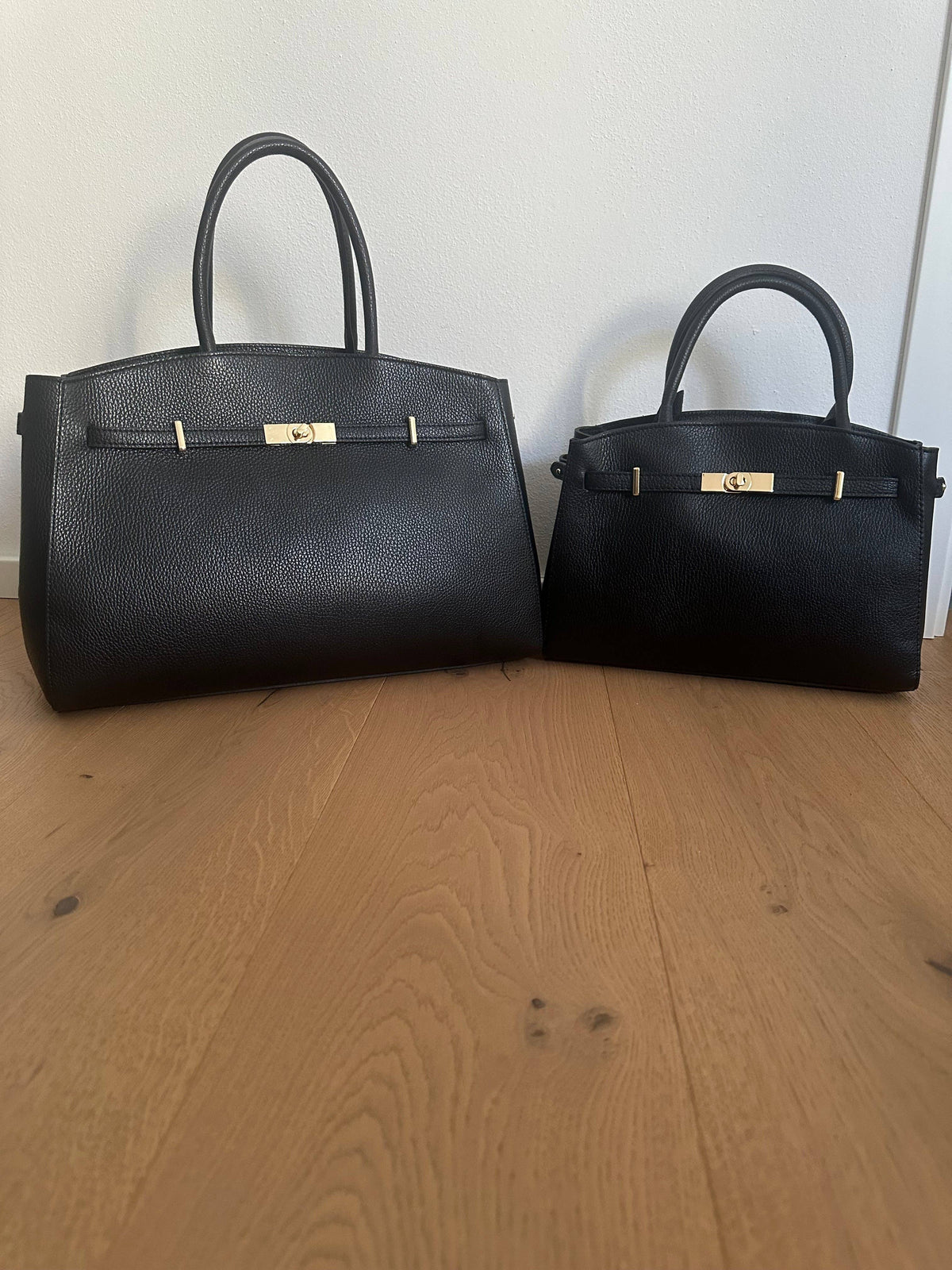 Medium Amelia Leather Bag