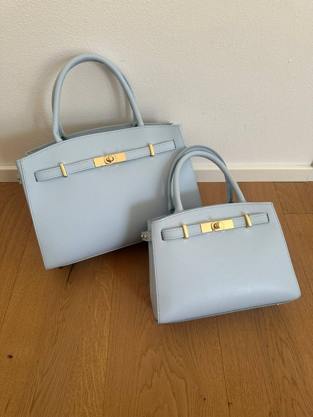 Medium Amelia Leather Bag